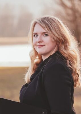 Anika Urbach - Trauerrednerin